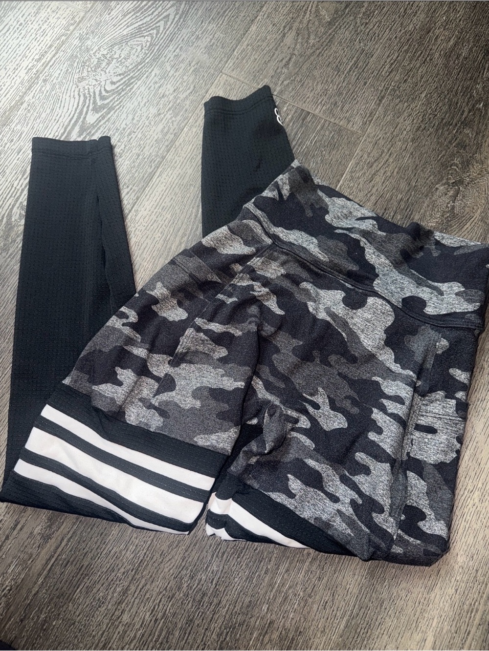 Bombshell sportswear Grey Camo Active with Black Leggings